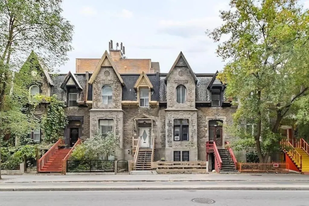 3Bedr Montreal Dt Free Parking Villa